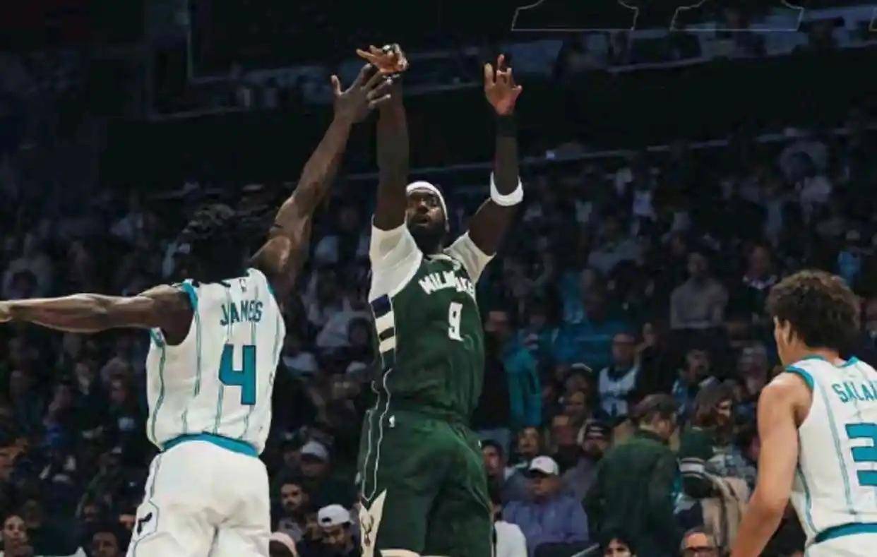 九游-包含浓眉哥在雄鹿比赛中绝杀，比分优势明显引发热议！的词条