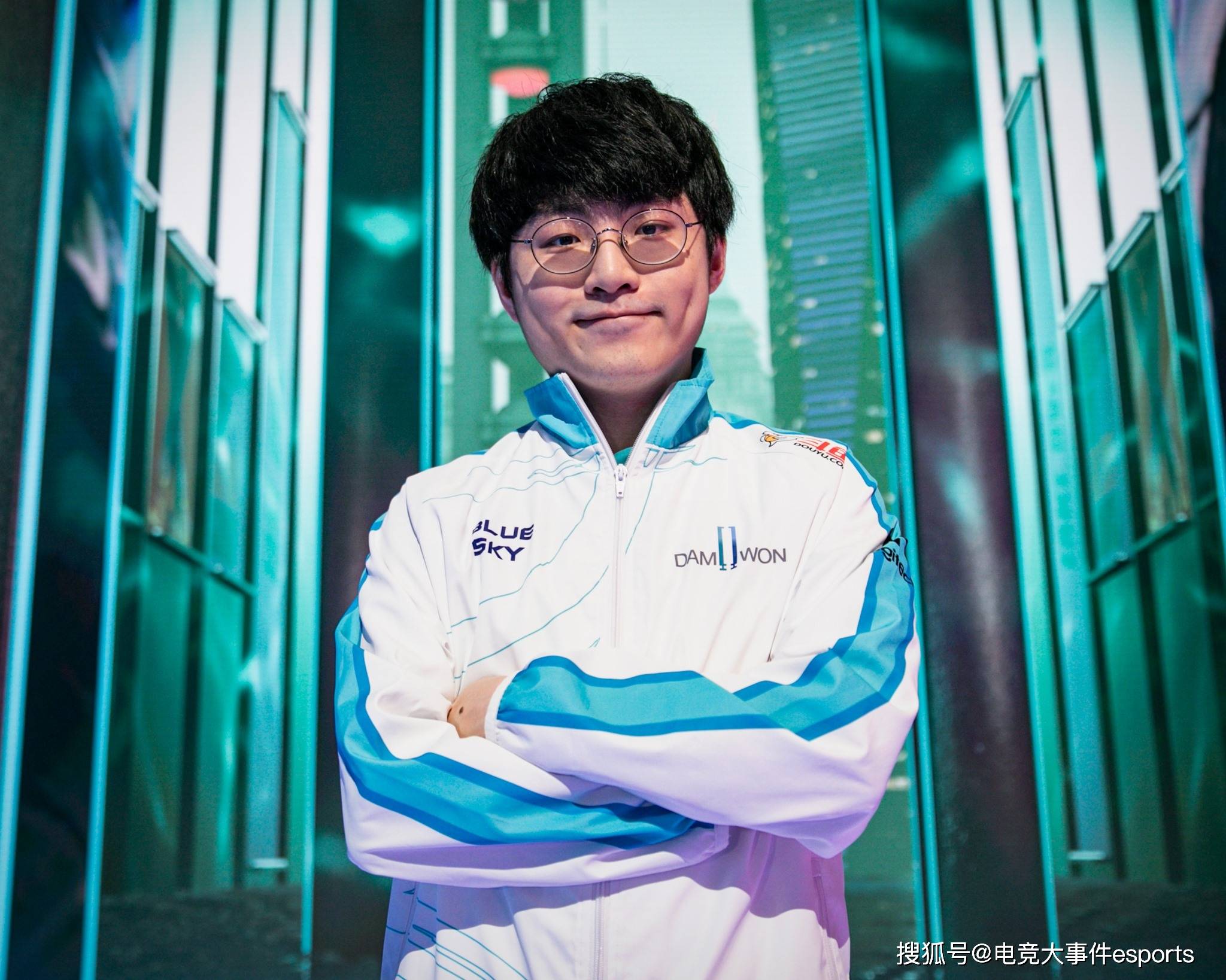 九游-包含Doinb连续五场比赛得分超过势不可挡，TES挑战极限！的词条